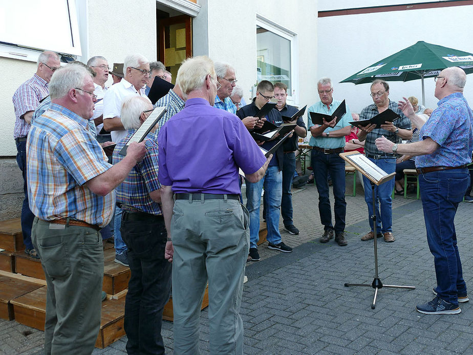 Sommerserenade vor dem "Chorfürst" (Foto: Karl-Franz Thiede)